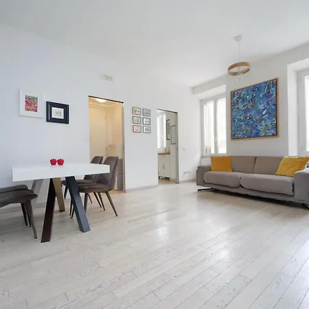 Apartament Bright Near Metro & Airport Trains *