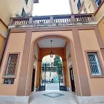 Apartament Bright Near Metro & Airport Trains