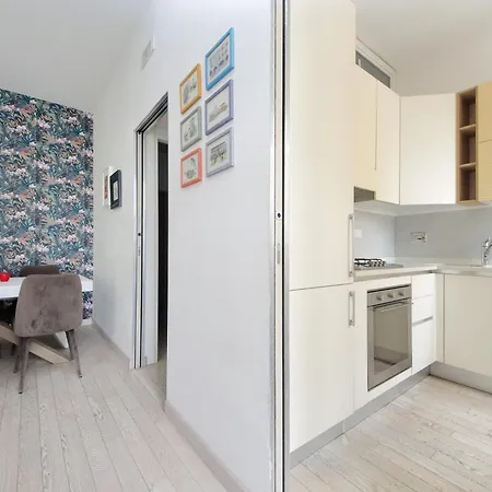 Bright Near Metro & Airport Trains Appartement Rome