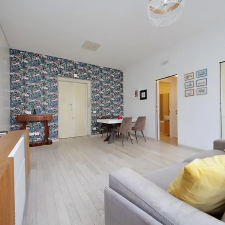 Bright Near Metro & Airport Trains Appartement Rome